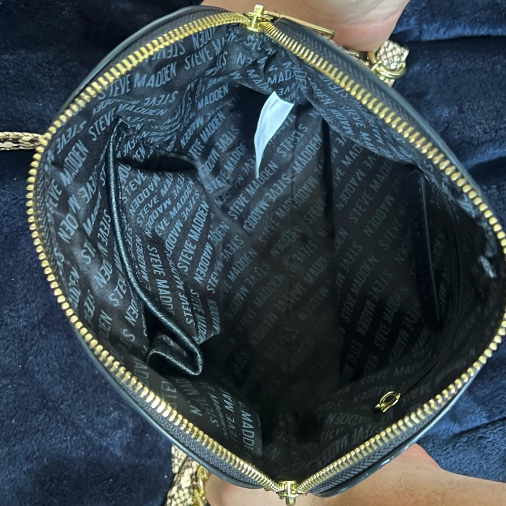 Snakeskin Crossbody Bag - Picture 3 of 3